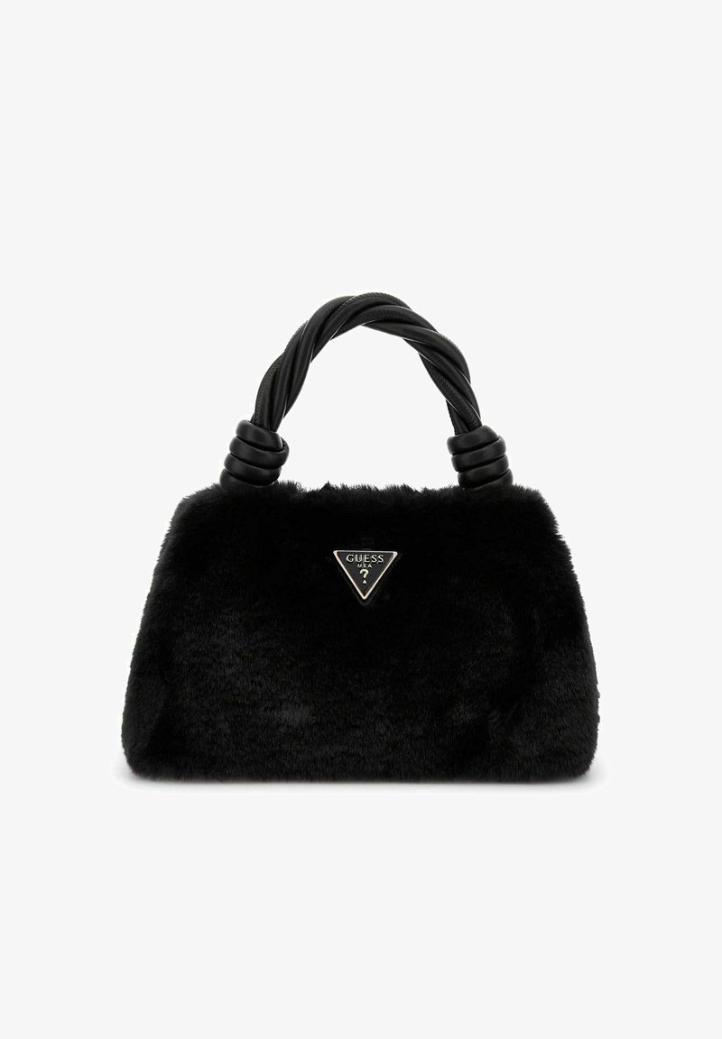 Borsa in faux fur nera di Guess con logo triangolare. Presenta manici neri attorcigliati e una forma strutturata, che aggiungono texture ed eleganza.