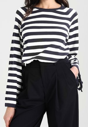Sweter