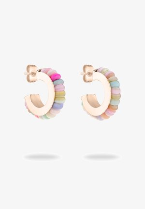 Guld hoops øreringe med et flerfarvet perledesign i pastelfarver, rund form og en glat finish.