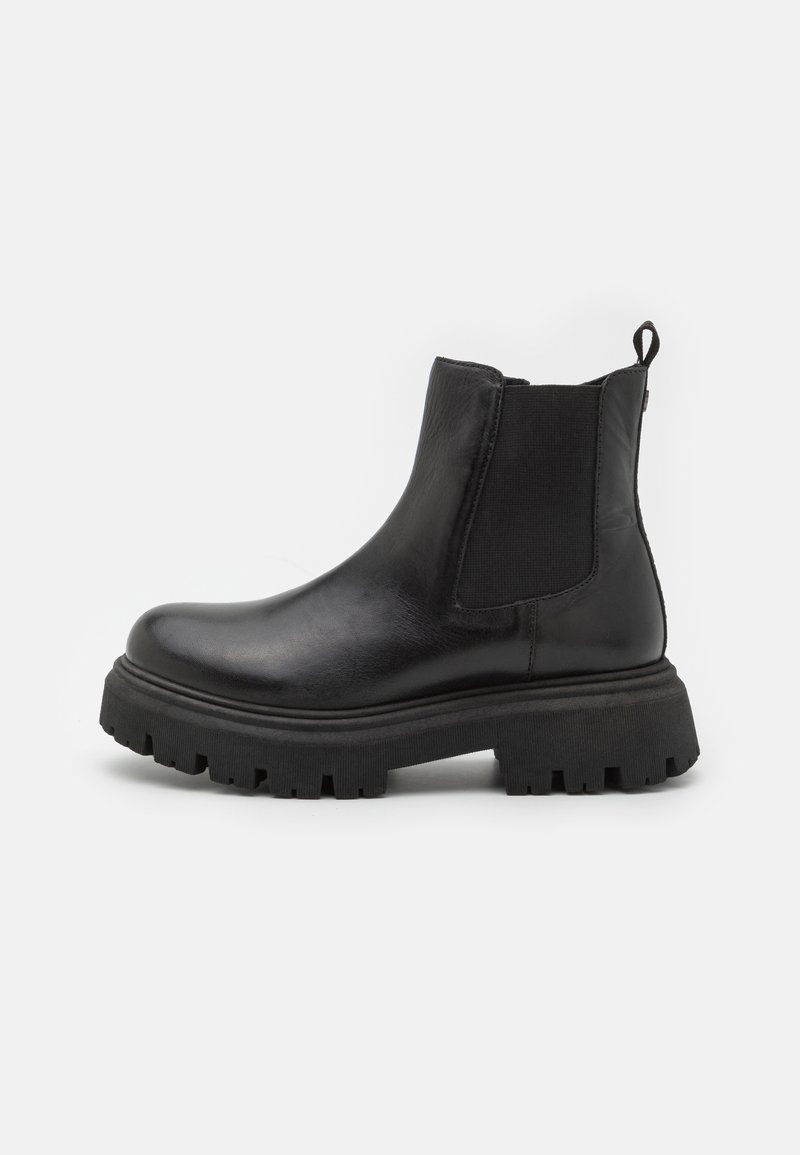 Schwarze Lederknöchelstiefel mit elastischen Seitenteilen, robuster schwarzer Gummisohle, runder Zehenpartie und Zuglasche für einfaches Anziehen.