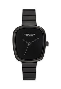 Sort firkantet ur med en glat mat finish, der har en minimalistisk urskive, sølv farvede timer- og minutvisere samt et fleksibelt sort rem.