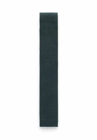 Neulottu solmio tummanvihreä, jossa on tekstuurimaista kudontaa ja sileät päät, mitat noin 6,35 cm leveä ja 145 cm pitkä.