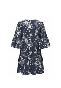 Robe bleu marine avec imprimé floral blanc, manches évasées et ourlet en couches. Fabriquée en tissu texturé, elle possède un col rond et est de longueur genou.