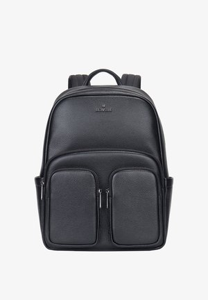 Schwarzer Leder-Rucksack mit strukturiertem Finish, zwei vorderen Reißverschlusstaschen, gepolsterten Schulterriemen und einem oberen Griff.