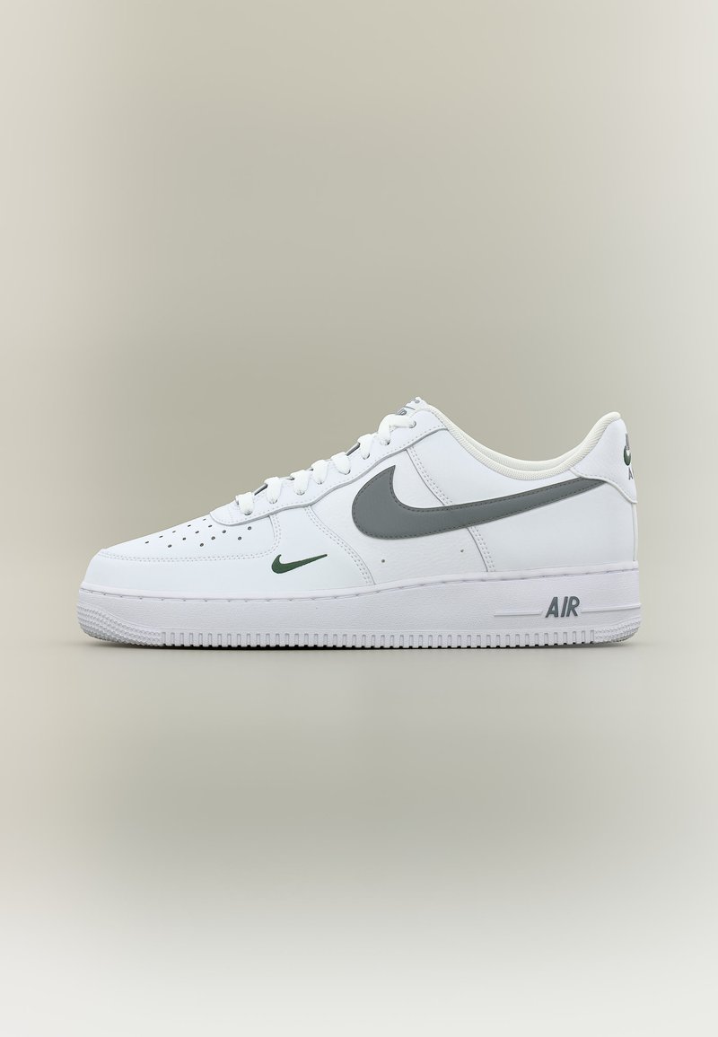 AIR FORCE 1 07 TECH white/metallic cool grey/fir/cool grey/white