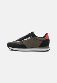 BOSS KAI - Joggesko - open green