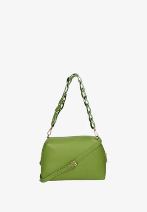 Borsa a mano verde in pelle con finitura texturizzata, doppi manici a catena e tracolla, e dettagli in metallo dorato.