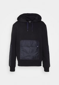 Felpa nera con cappuccio, grande tasca anteriore blu navy, toppe blu navy sui gomiti e coulisse blu navy sul cappuccio.