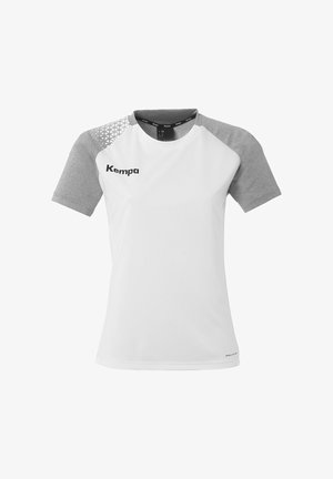 Hvid atletisk t-shirt med grå korte ærmer, geometrisk mønster på skulderen og sort "Kempa" logo. Fremstillet af glat, åndbart materiale.