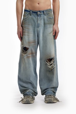 FAVELA KNEE DISTRESSED - Laisvi džinsai - light blue dod black washed