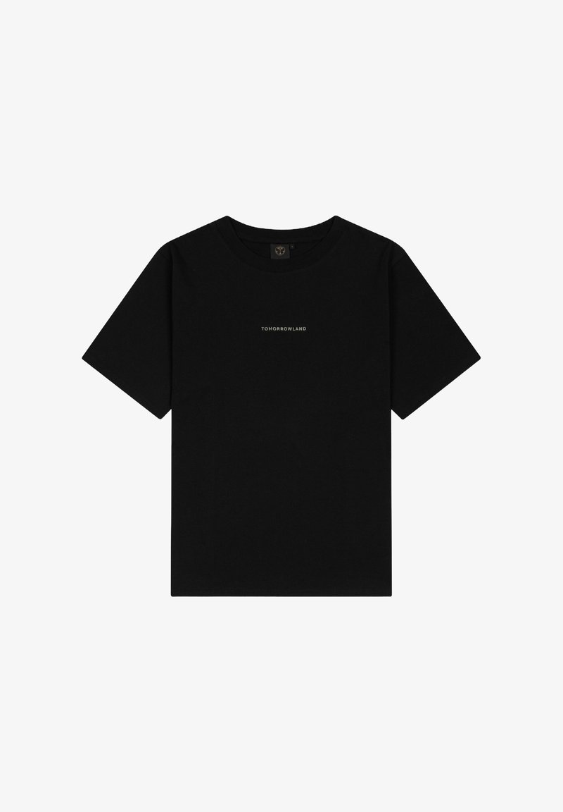 Zwarte katoenen T-shirt met korte mouwen en een ronde hals. Bevat een subtiele witte logo "TOMORROWLAND" op de borst. Gladde textuur.