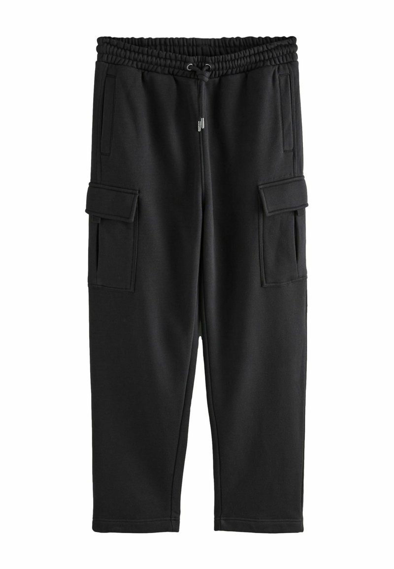 Sorte sweatpants med elastisk talje, justerbar snøre, to sidelommer og cargo-lommer på begge sider.