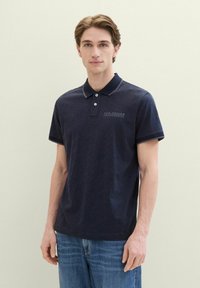 TOM TAILOR MIT LOGOPRINT - Polo - navy fine stripe