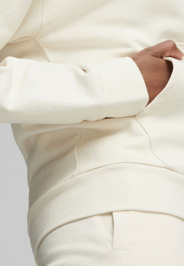 BETTER ESSENTIALS - Kapuzenpullover - no color