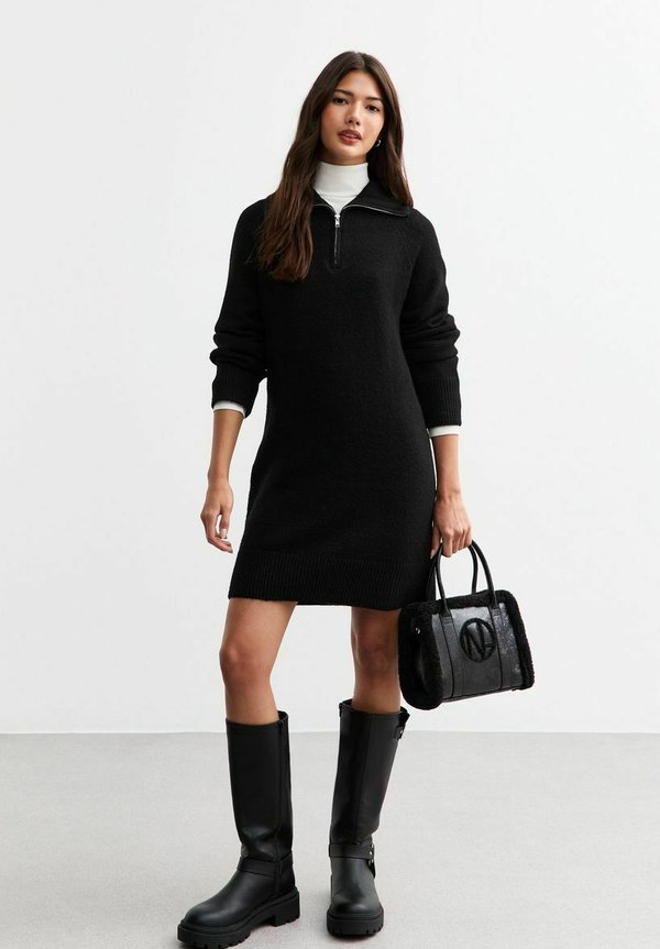 HALF ZIP MINI - Strickkleid