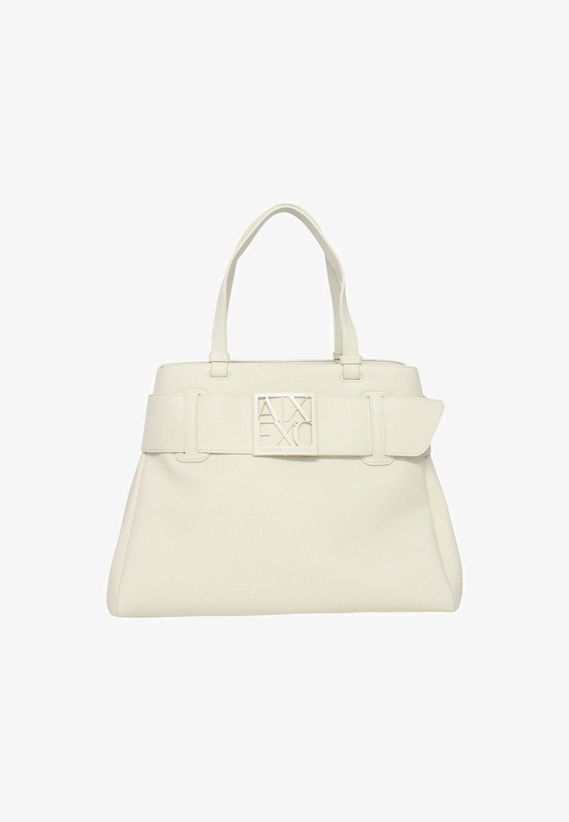 Borsa a mano in pelle bianca con un design strutturato, caratterizzata da doppi manici, una fascia larga e una placca con logo prominente sul davanti.