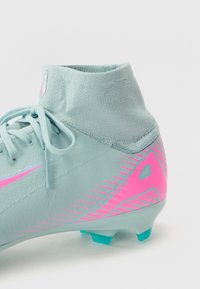 Thumbnail Image 9