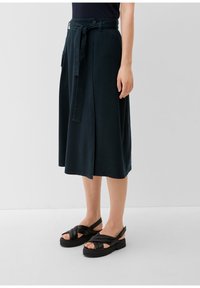 s.Oliver MIT HIGH-RISE-BUND - Jupe en jean - anthrazit