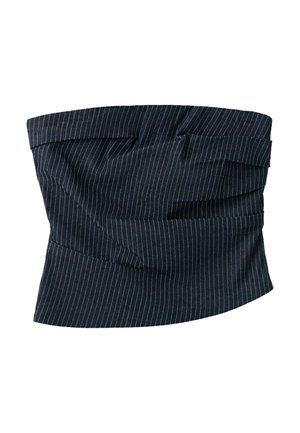 Top a fascia blu scuro con righe sottili, scollo dritto e leggero arricciamento del tessuto al centro davanti.