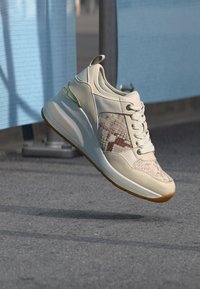 Non sélectionné, beige