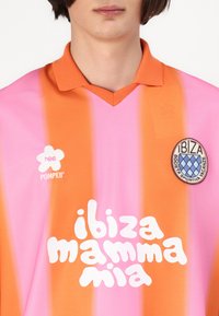 Pompeii STRIPES FOOTBALL - Apdrukāts T-krekls - pink