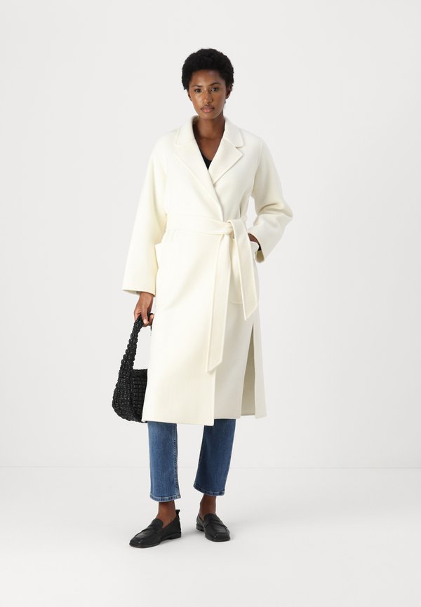 CELIA - Classic coat4