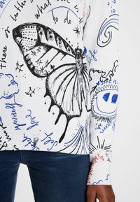 Desigual Strickpullover - white