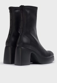 WONDERS BLACK ERIS  - Botines con plataforma - black