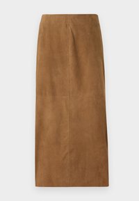 Brun mocka midi-kjol med rak skärning, slät textur och rena sömmar. Har inga synliga stängningar eller ytterligare accentueringar.