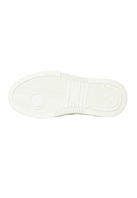 Suola di scarpa in gomma bianca con un motivo testurizzato, scanalature e dettagli circolari per la trazione. Finitura liscia con un design minimalista.