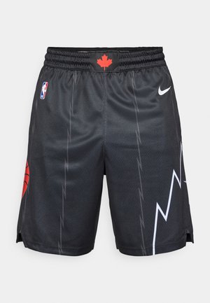 Shorts de baschet negri, cu un emblema roșie de baschet, un model alb în zigzag și un mic logo roșu al frunzei de arțar pe talie.