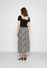 Vero Moda VMSIMPLY EASY SKIRT - Saia comprida - birch/agnes