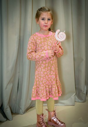 DANAMADE, DANAMADE DRESS DNAJA - Strickkleid - beige