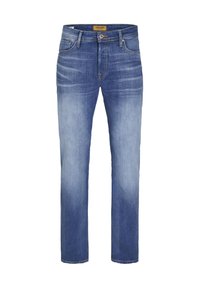 Jeans de mezclilla azul claro con un corte recto, que presentan un patrón desgastado, un diseño de cinco bolsillos y un cierre de botón y cremallera.