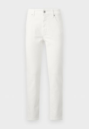 Férfi fehér, karcsúsított szabású farmer nadrág gombos és cipzáras záródással, elülső és hátsó zsebekkel, szürke háttér előtt bemutatva.