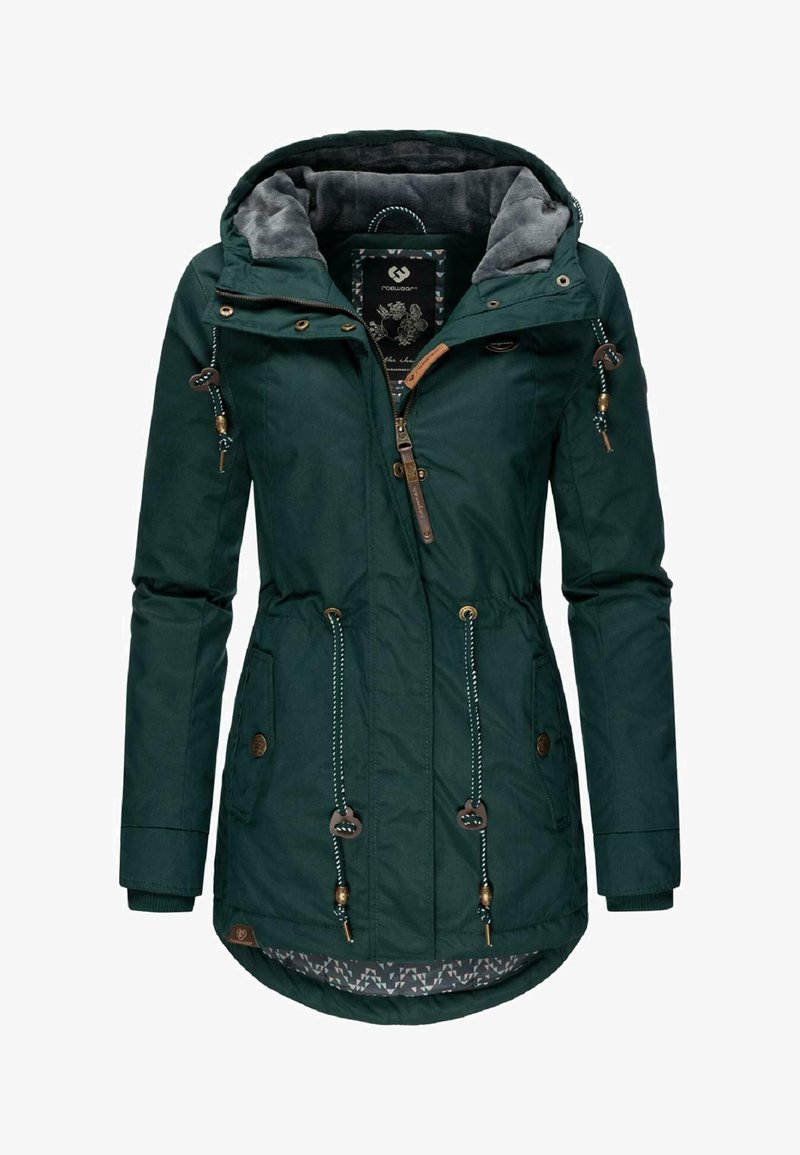 Zelena, vodoodporna jakna s kapuco, z naramnicami v pasu, dvema stranskima žepoma in rjavimi kovinskimi dodatki. Siva flispodlaga s potiskano notranjostjo.