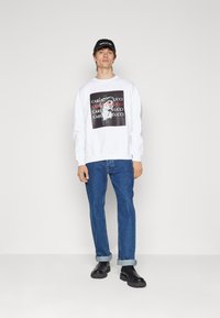 Carlo Colucci Sweatshirt - white