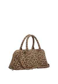 Sac à main à imprimé léopard avec deux poignées arrondies, une bandoulière amovible et une fermeture éclair sur le côté.