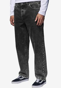 Next VINTAGE STRETCH AUTHENTIC - Laza szabású farmerek - black acid washed