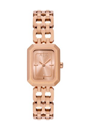 Montre en or rose avec un boîtier rectangulaire, un cadran texturé et un bracelet à maillons comportant des accents découpés. Index horaires simples et aiguilles fines.