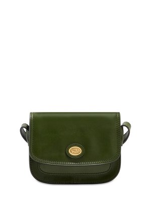 Borsa a tracolla in pelle verde scuro con chiusura a patta e emblema ovale dorato con la scritta "The Bridge" centrata sul davanti.