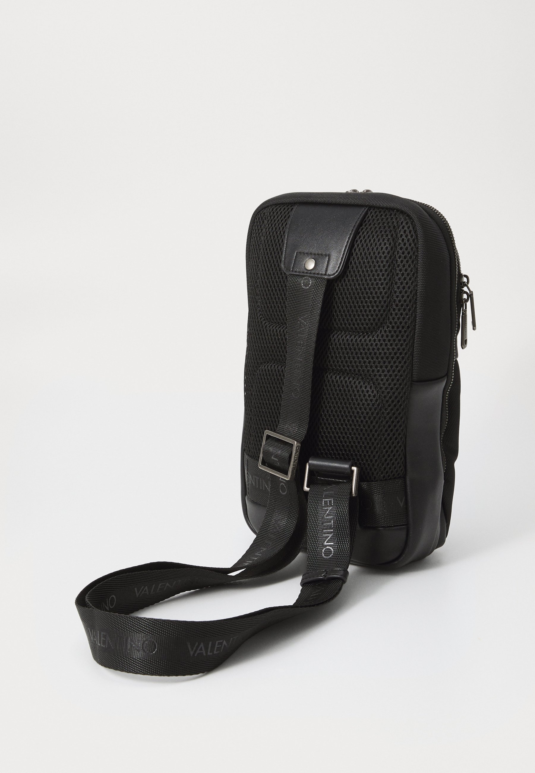 【VALENTINO BAGS】Finix スリング クロスボディバッグ Valentino Bags FINIX - Cross body bag - nero/black - Zalando