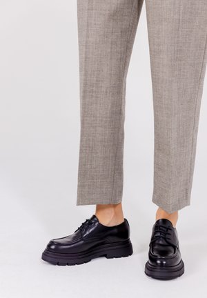 Yokono PLANO CHAM - Sportieve veterschoenen - black