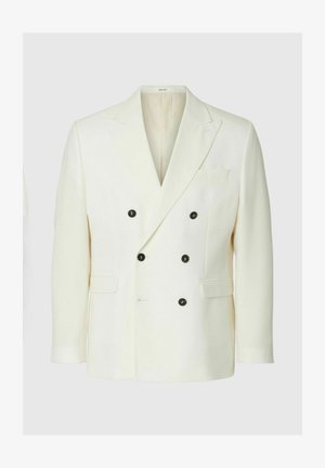 Bílý dvouřadý blejzr se šesti černými knoflíky, klopami s výřezy, dvěma předními kapsami s klopou a náprsní kapsou, zobrazený na jednobarevném pozadí.