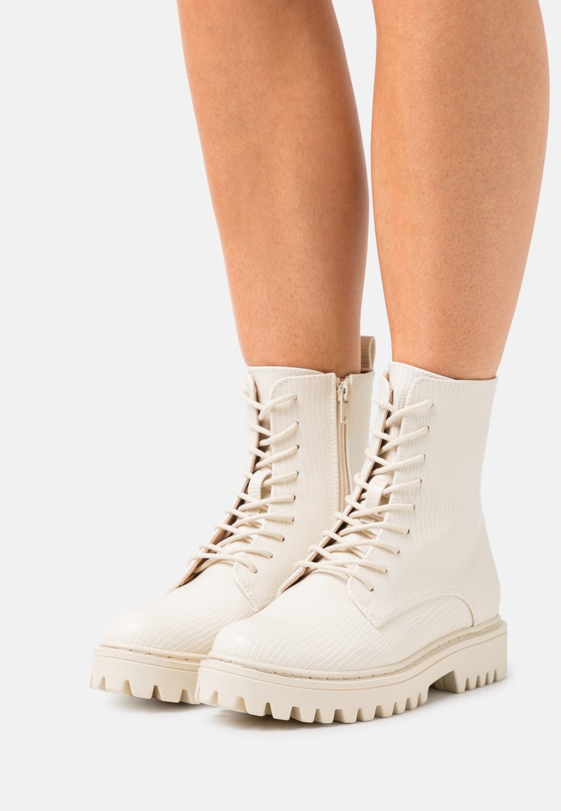 Even&Odd Wide Fit Botins de atacadores - beige