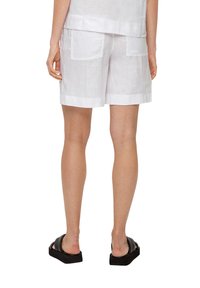 s.Oliver Shorts - weiß