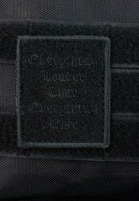 Brandit MOTÖRHEAD US COOPER SLING LARGE - Taška s příčným popruhem - black