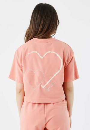 CROP TEE WICKER HEART - T-shirt imprimé - rose corail