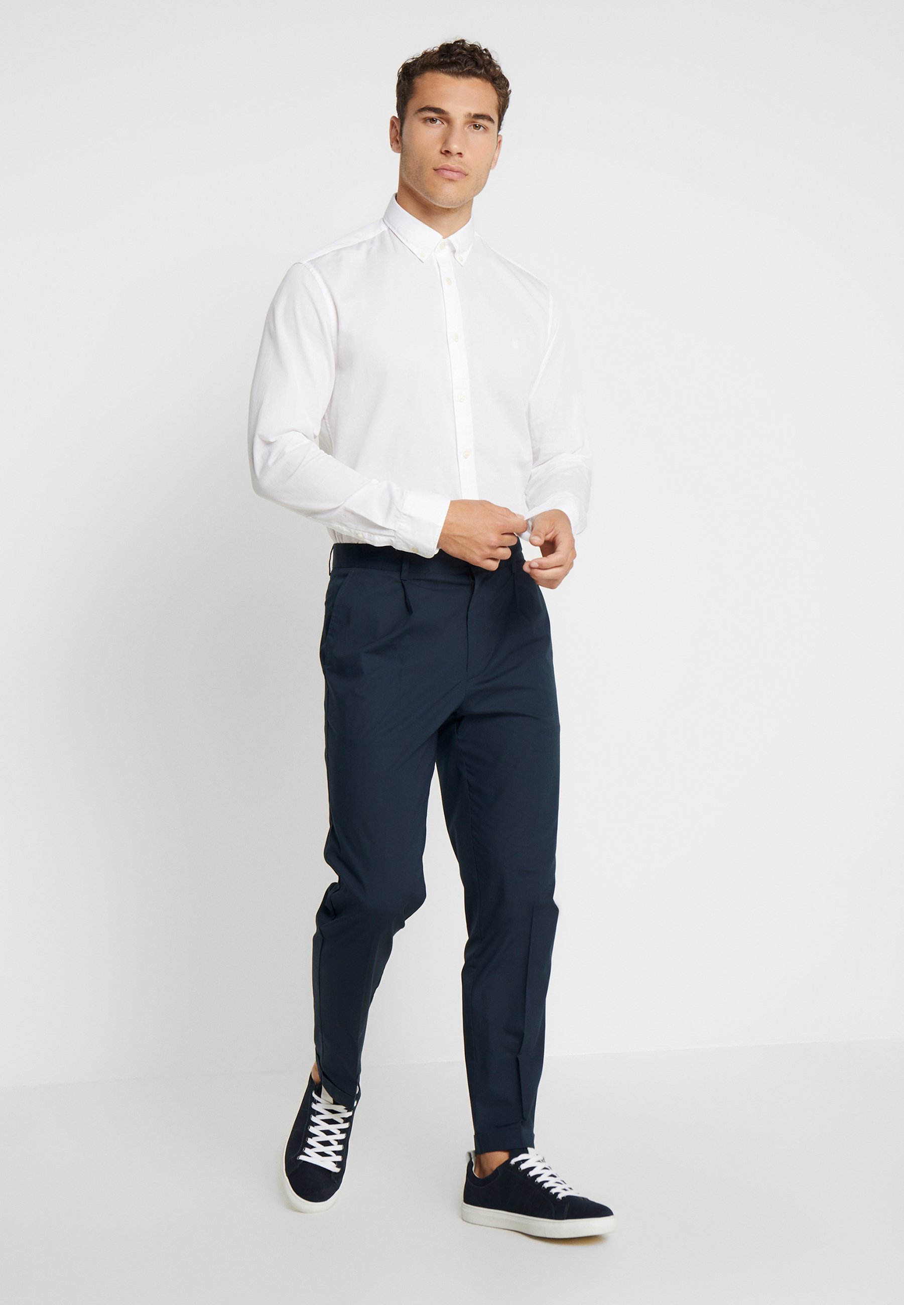 Marc O'Polo FINE BEDFORD GARMENT DYED Skjorte white Marc O'Polo FINE BEDFORD GARMENT DYED Skjorte white