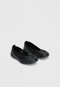 Selected, black